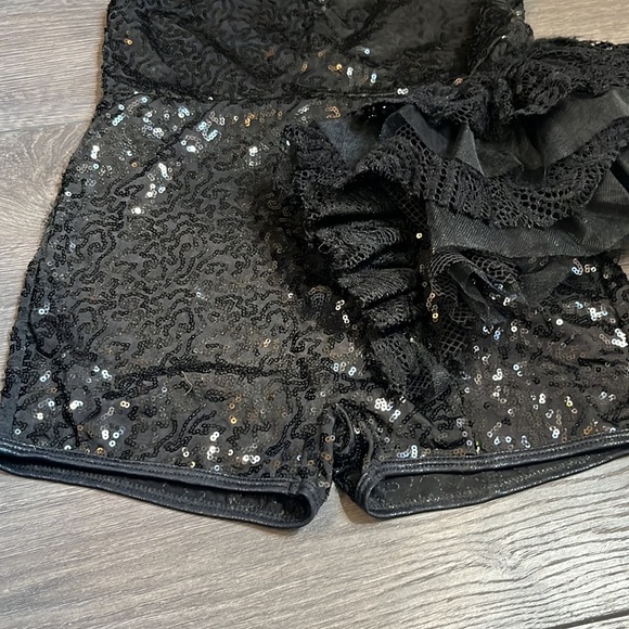 Sassy black sequinned/lace dance costume childs large - Picture 6 of 11
